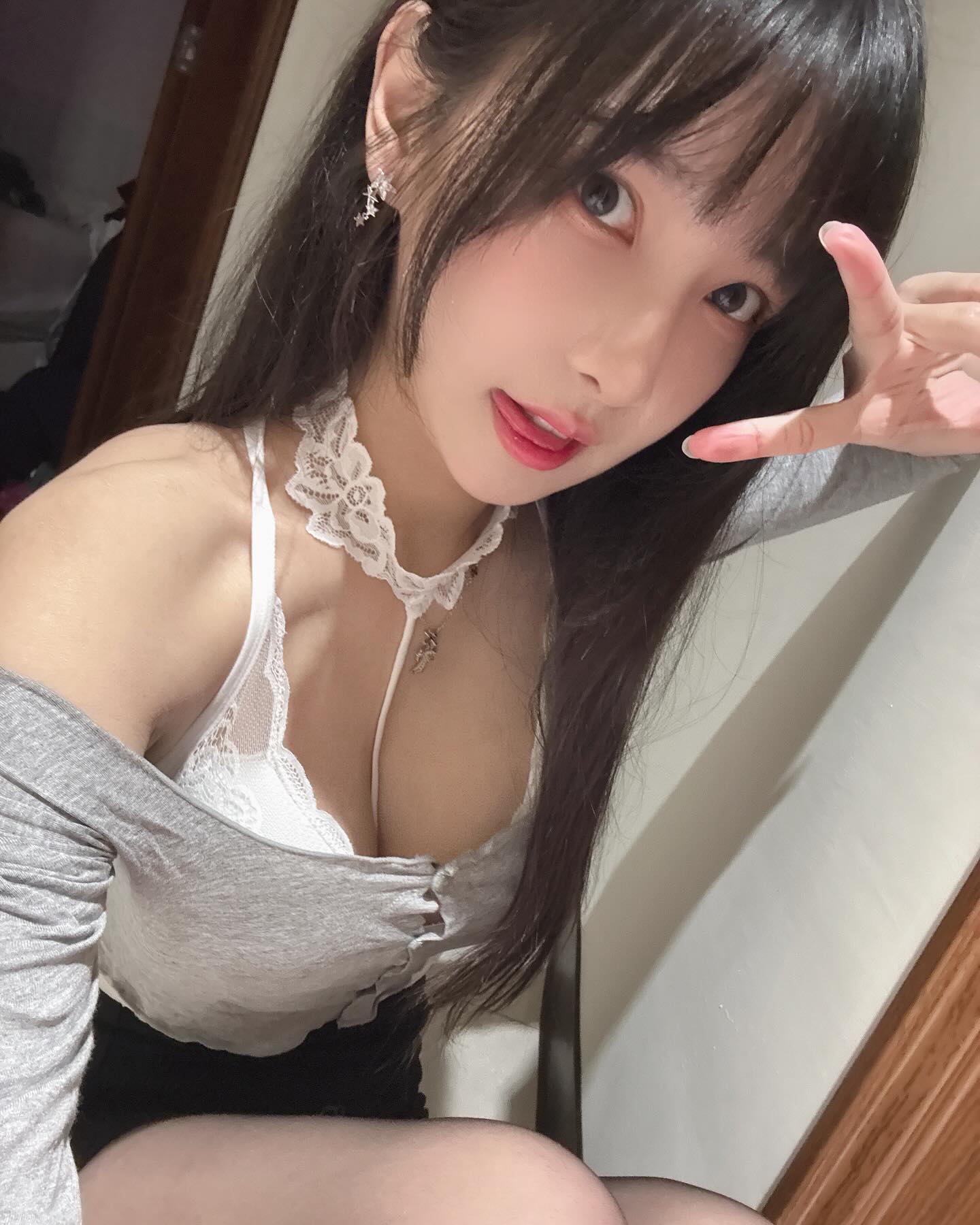 留学生约炮约爱加V ；;wt81369