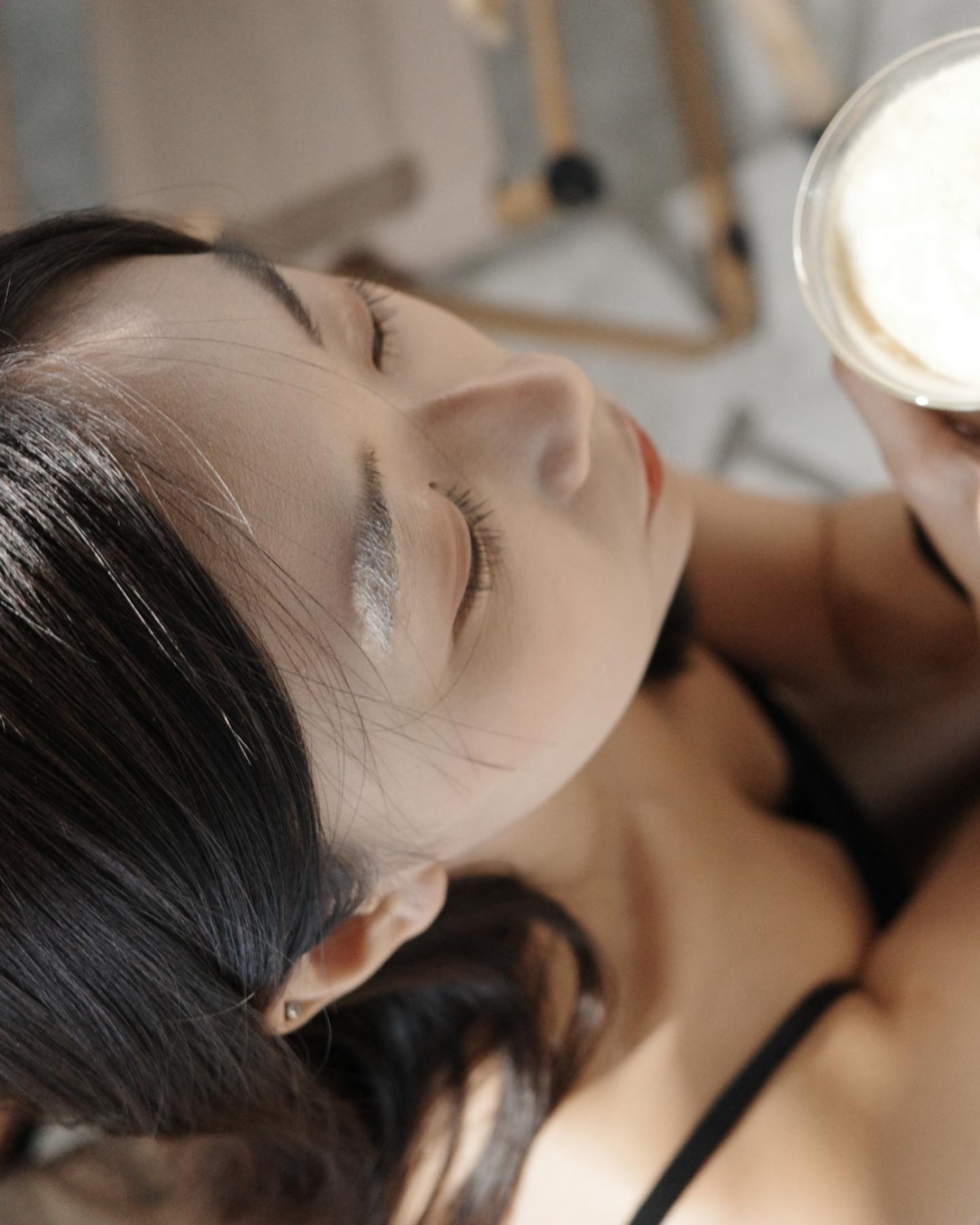 留学生约炮约爱加line：qj98877